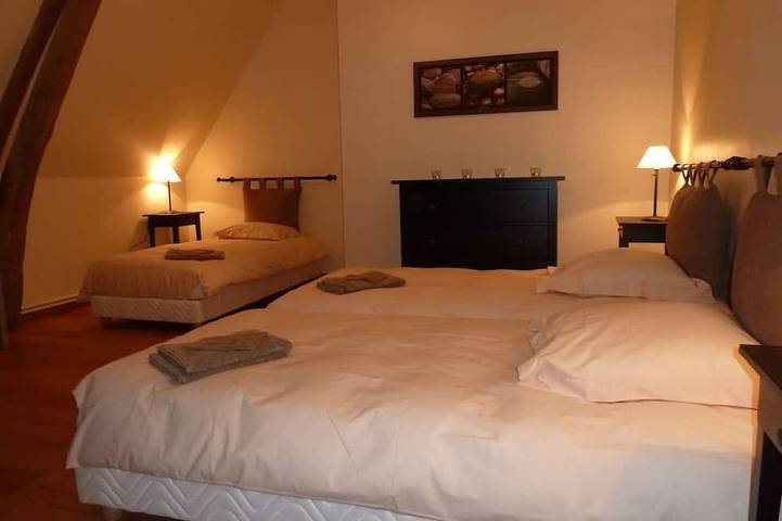 Location de vacances pour 12 personnes, avec jardin à Cottévrard - 4