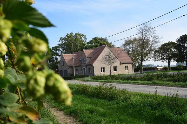 Location de vacances pour 19 personnes, avec Terrasse et Jardin ainsi que Piscine et Vue à Poperinge - 3