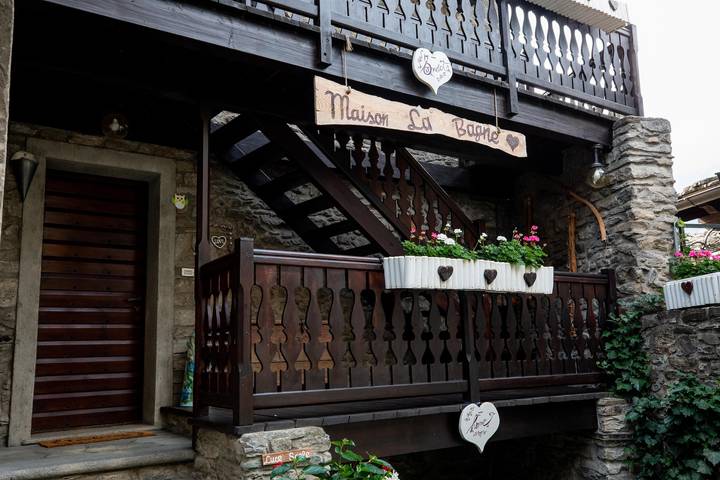 Hel studio-lejlighed, Studio 'Landa' with Balcony and Wi-Fi in Gressan, Comune di Gressan