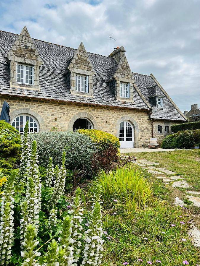 Location de vacances pour 5 personnes, avec jardin et terrasse dans Port de Portsall