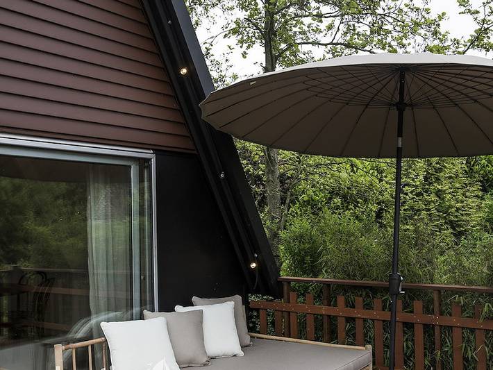 Ferienhaus für 4 Personen, mit Whirlpool und Sauna sowie Terrasse und Balkon/Terrasse