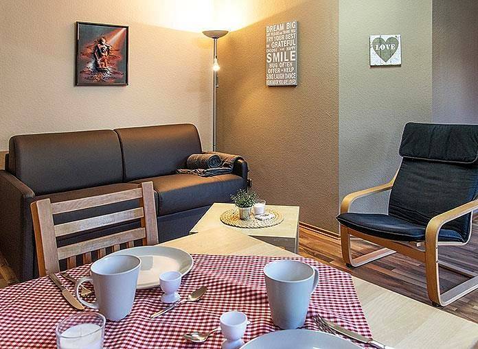 Ganze Ferienwohnung, 2-Bett-Ferienwohnung Dusche/Wc, Balkon in Hillesheim, Vulkaneifel