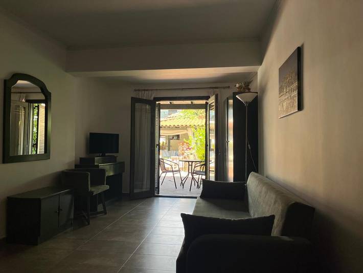 Location de vacances pour 2 personnes, avec piscine et bassin pour enfant ainsi que jardin et vue, animaux acceptés à Afitos - 2