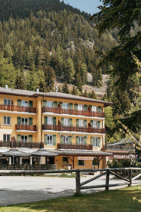 Hôtel pour 2 personnes, avec terrasse et sauna ainsi que vue et jardin