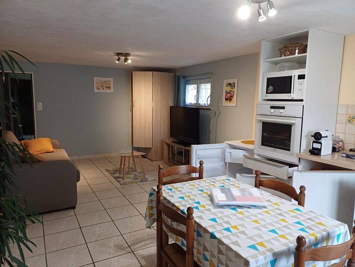 Gîte pour 2 personnes, avec terrasse à Yvré-le-Pôlin