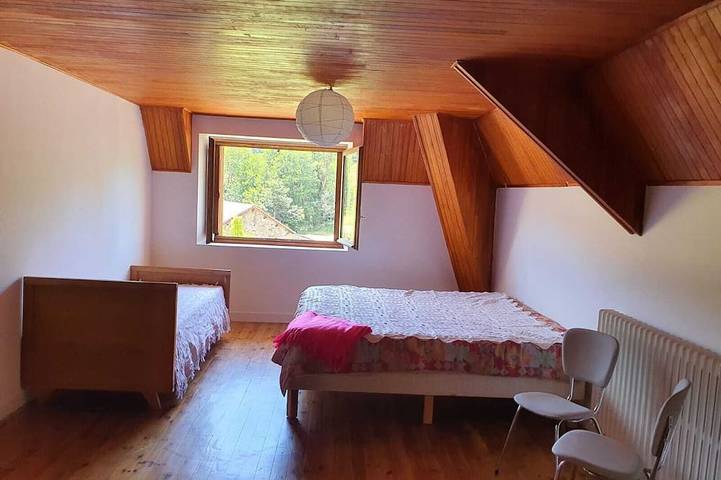 Location de vacances pour 8 personnes, avec piscine ainsi que jardin et balcon, animaux acceptés à Le Malzieu-Ville - 4