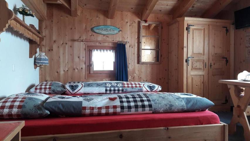 Ferienwohnung für 2 Personen, mit Terrasse und Garten sowie Seeblick in Davos - 2