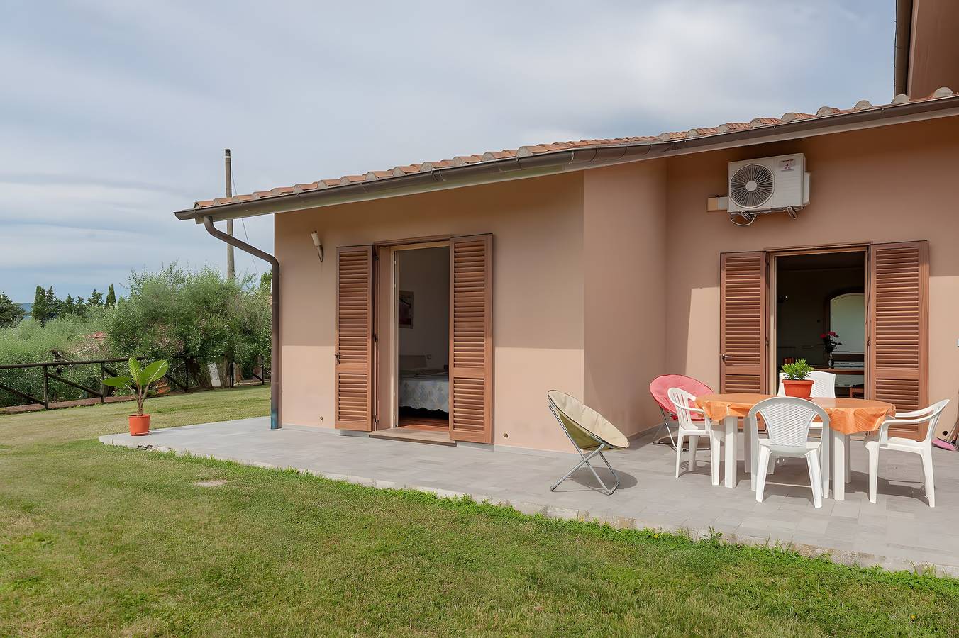 Entire apartment, Apartment 'Poggionovello-nord' with Private Pool, Wi-Fi and Air Conditioning in Peccioli, Pisa Province