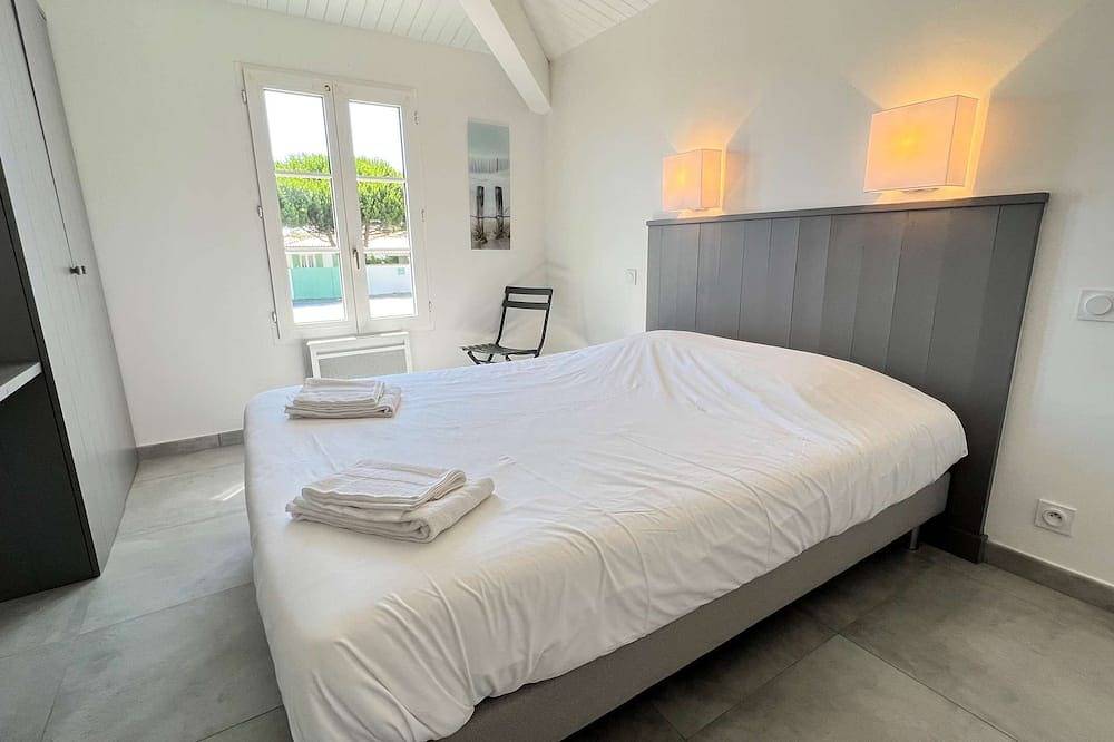 Superb villa with heated pool, near the sea in Ars-en-Ré, Ile de Re