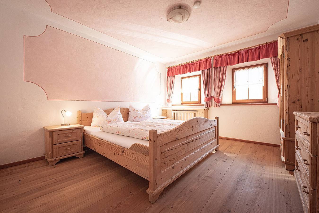 Ganze Wohnung, Ferienwohnung "Alpenrose" mit Bergblick, privater Terrasse und Wlan in Ahornach, Sand in Taufers
