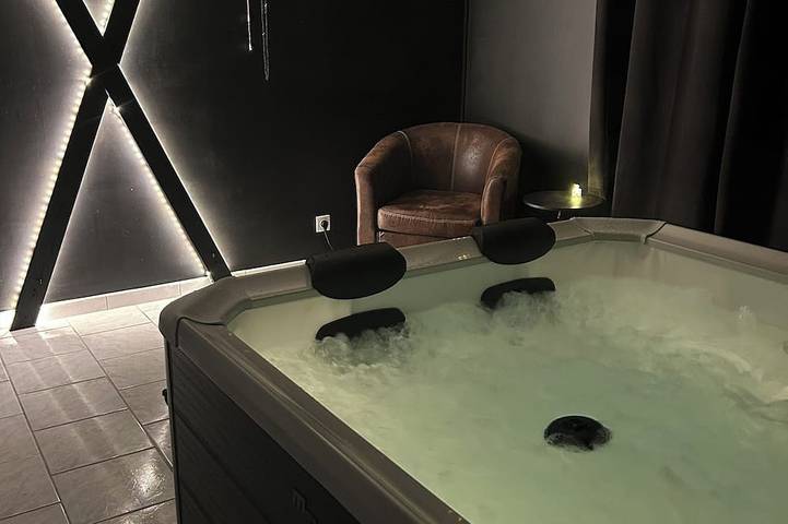 Gîte pour 2 personnes, avec jacuzzi à Dolus-le-Sec