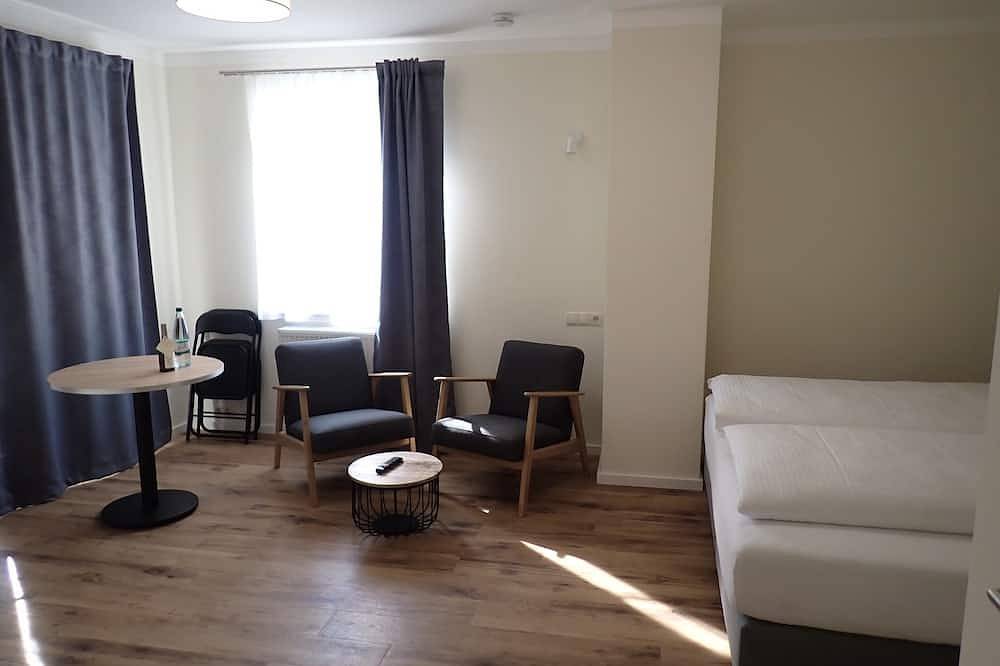 Ganze Wohnung, Studiowohnung \"Kapellenberg\" im alten Weingut in Großkarlbach, Deutsche Weinstraße