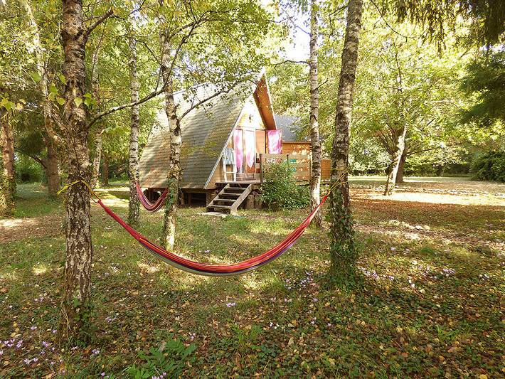 Gîte pour 4 personnes, avec piscine ainsi que jacuzzi et jardin, animaux acceptés