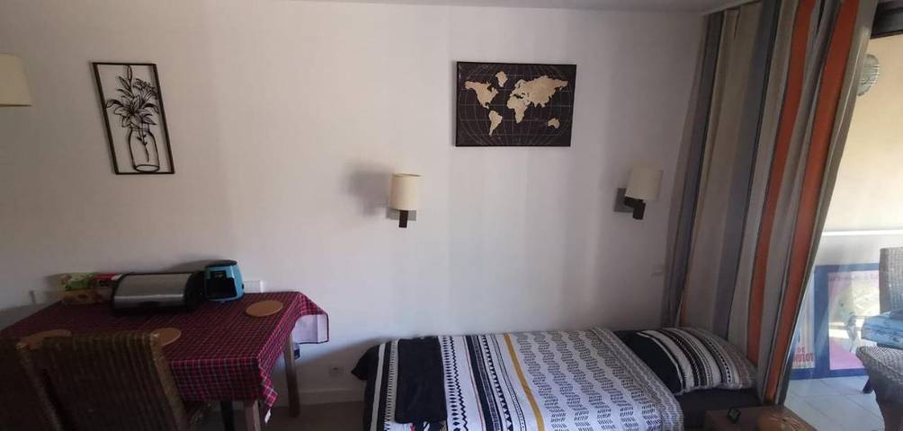 Gîte pour 2 personnes, avec piscine et terrasse dans Office De Tourisme Cannes La Bocca - 3