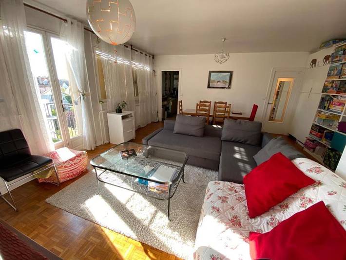 Location de vacances pour 6 personnes, avec Balcon et Terrasse ainsi que Jardin et Vue à Houilles