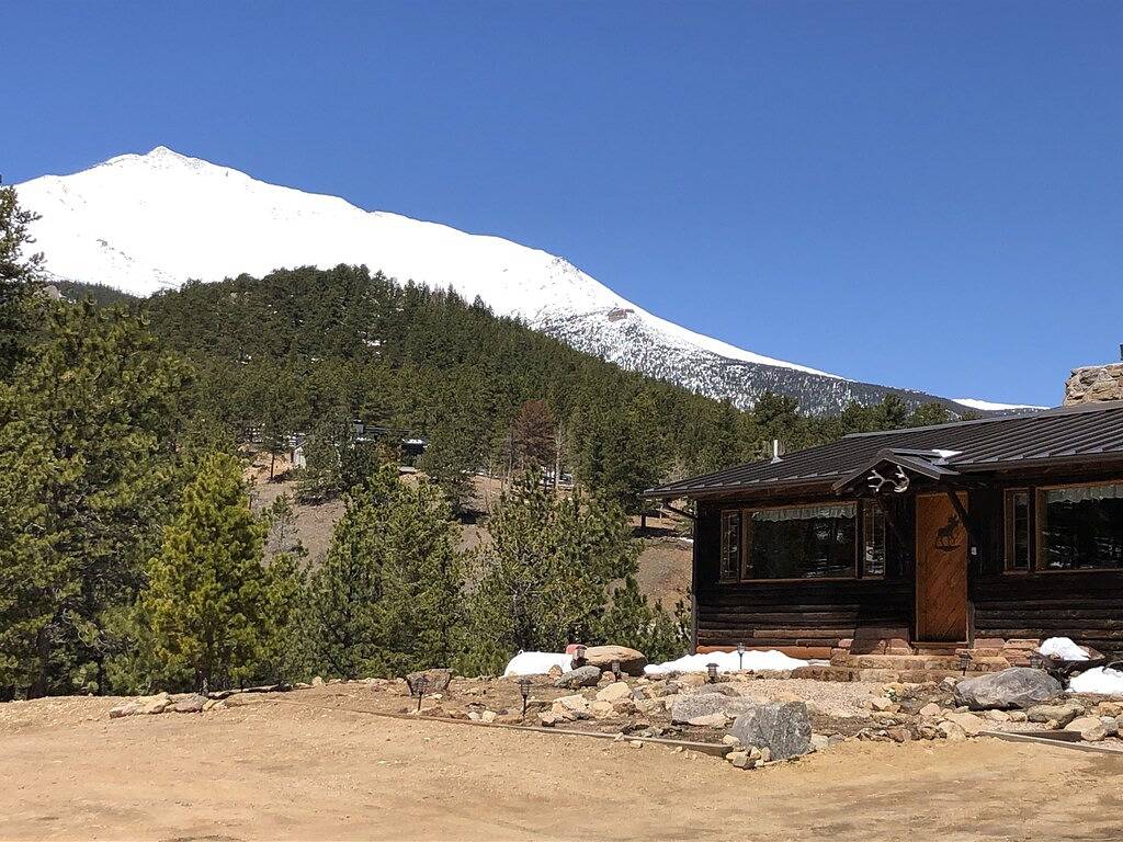 Spring get away near Rmnp-Estes Park discounts available. Pet Friendly in Allenspark, Boulder County