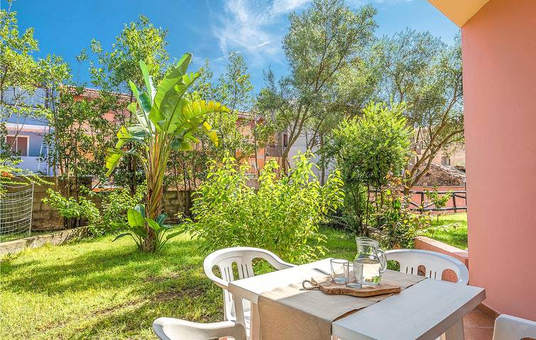 Apartamento vacacional entero, Acogedor apartamento con aire acondicionado, aparcamiento, cocina, piscina y WiFi - ¡Cerca de la playa! in Santa Teresa di Gallura, Santa Teresa Gallura (Municipality)