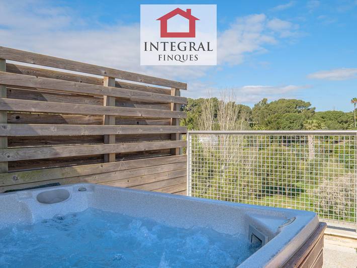 Gîte pour 5 personnes, avec piscine ainsi que terrasse et jacuzzi, animaux acceptés à Calonge - 2