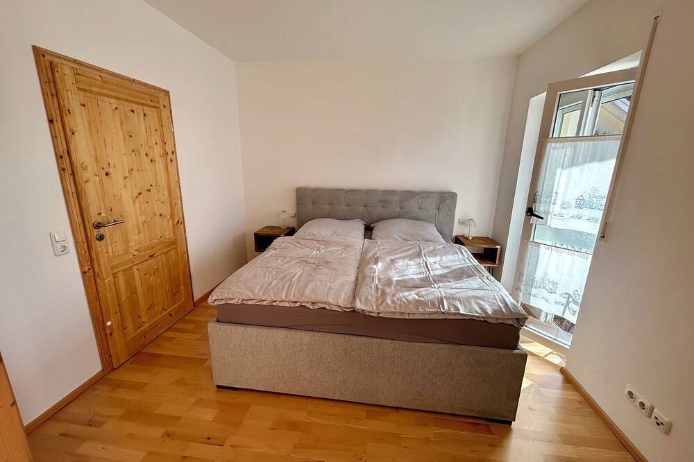 Geräumiges Ferienhaus mit Alpenblick, großem Balkon und Terrasse. in Perlesreut, Ostbayern