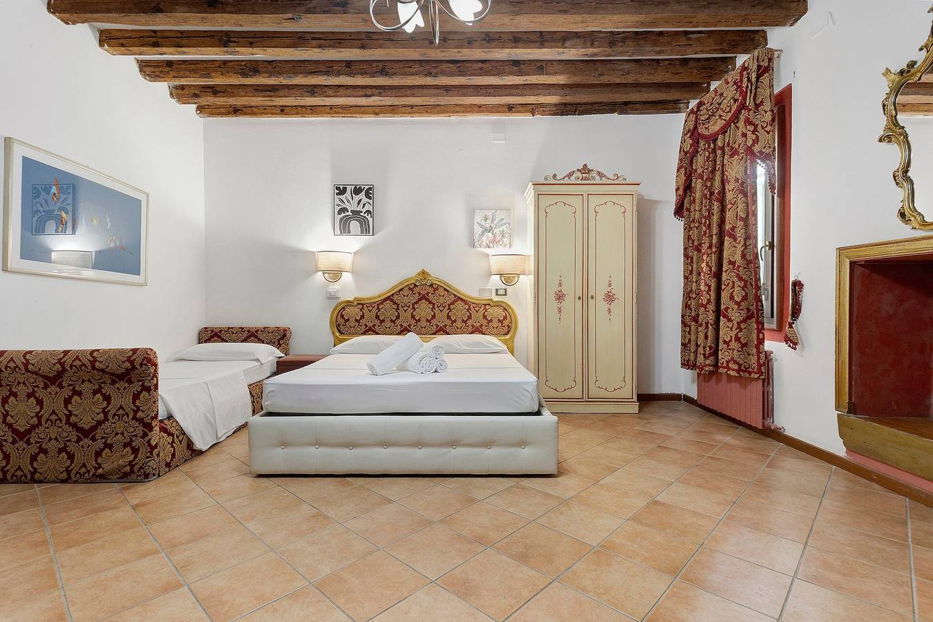 Apartment 'Venezia Baroque Charm' with Wi-Fi and Air Conditioning in Venice, Venice Province