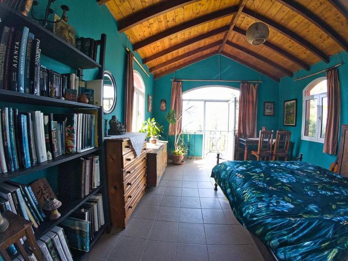 Gîte pour 2 personnes, avec jardin et vue dans Velanidia - 3