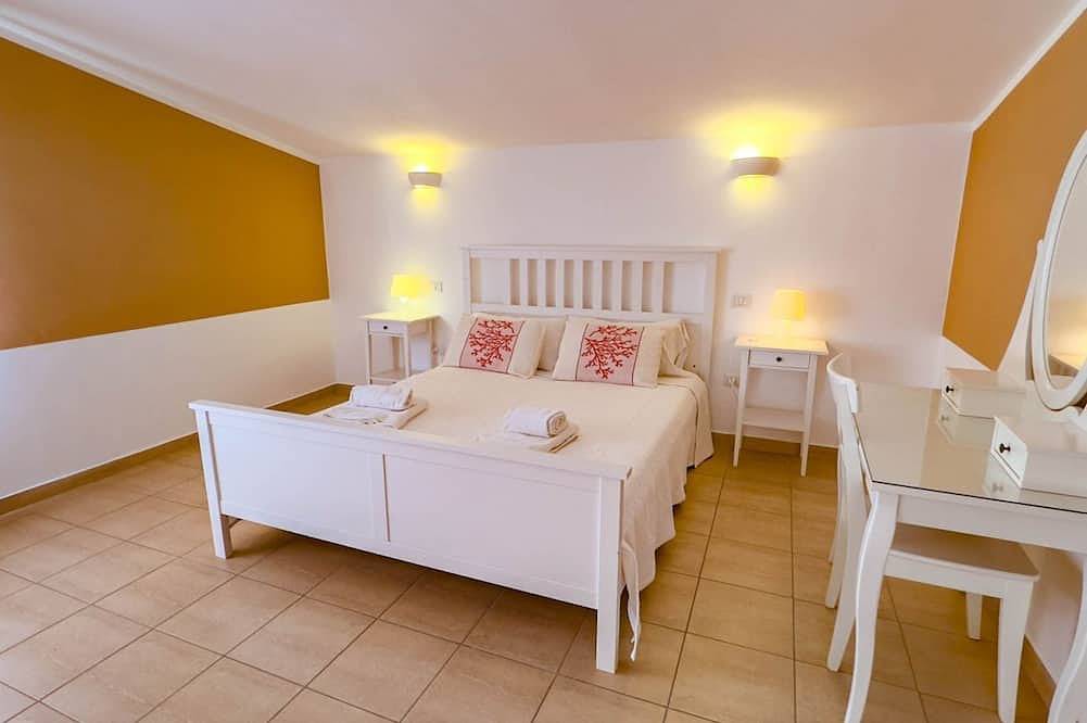 Entire apartment, Su Recreu 'E Mare 301- Double room in Bosa Marina, Planargia