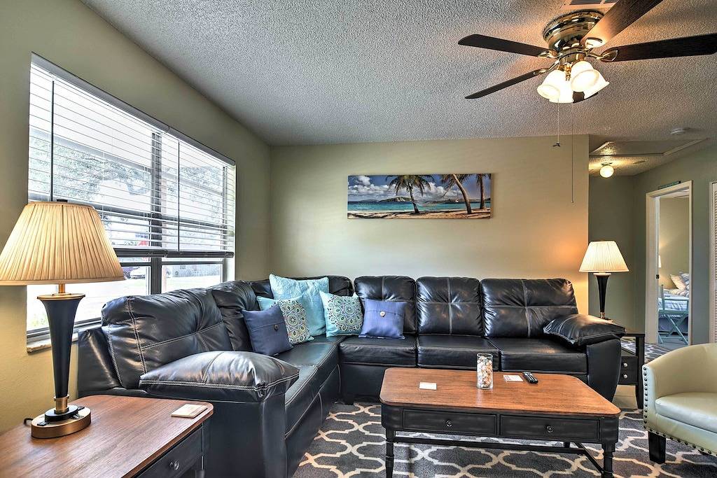 Largo Townhome - 10 Minuten nach Indian Rocks Beach! in Largo, Pinellas County