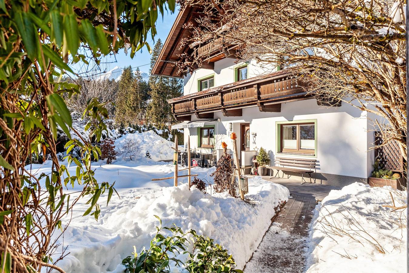 Geheel appartement, Vakantiewoning "Arnika" met uitzicht op de bergen, gedeelde tuin en Wifi in Leutasch, Innsbruck Land