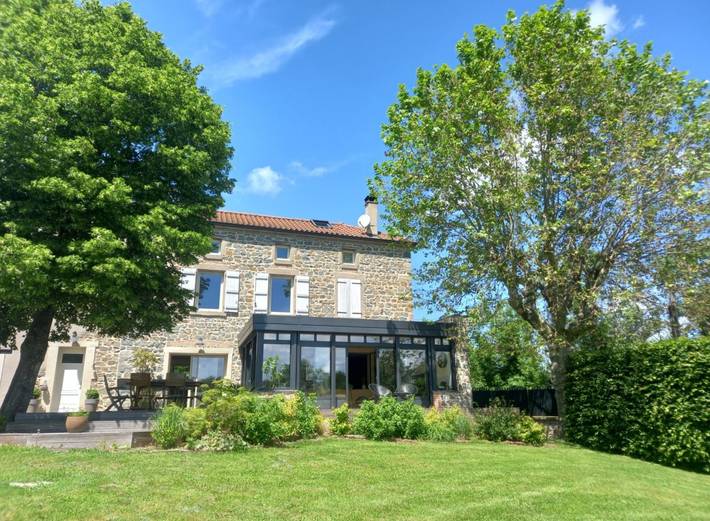Chambre d’hôte pour 2 personnes, avec Balcon ainsi que Terrasse et Jardin à Saint-Julien-la-Vêtre