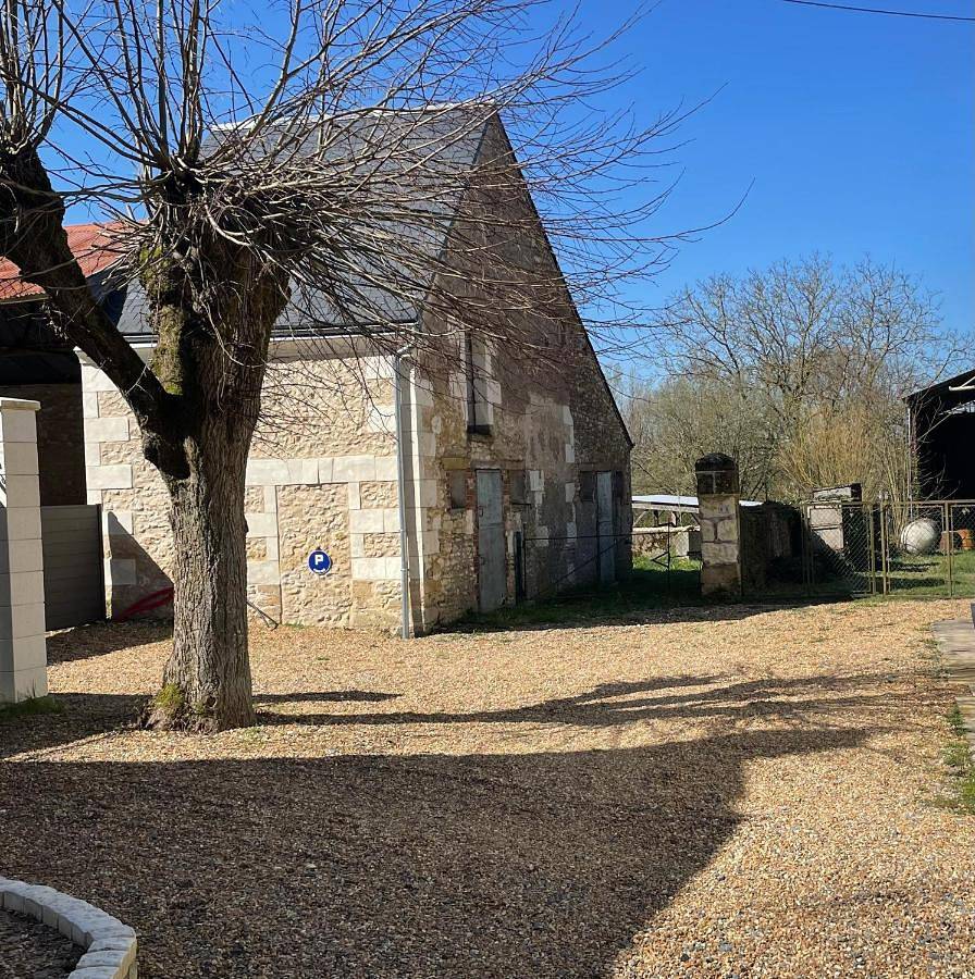 Two-Bedroom House in Civray-de-Touraine, Région de Tours