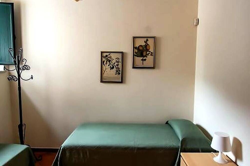 Casa Bianca, Historic cottage in lush greenery, steps from the sea in Capo d'Orlando, Messina Provinz