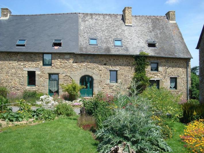 Location de vacances pour 4 personnes, avec Terrasse et Jardin à Saint-Germain-en-Coglès