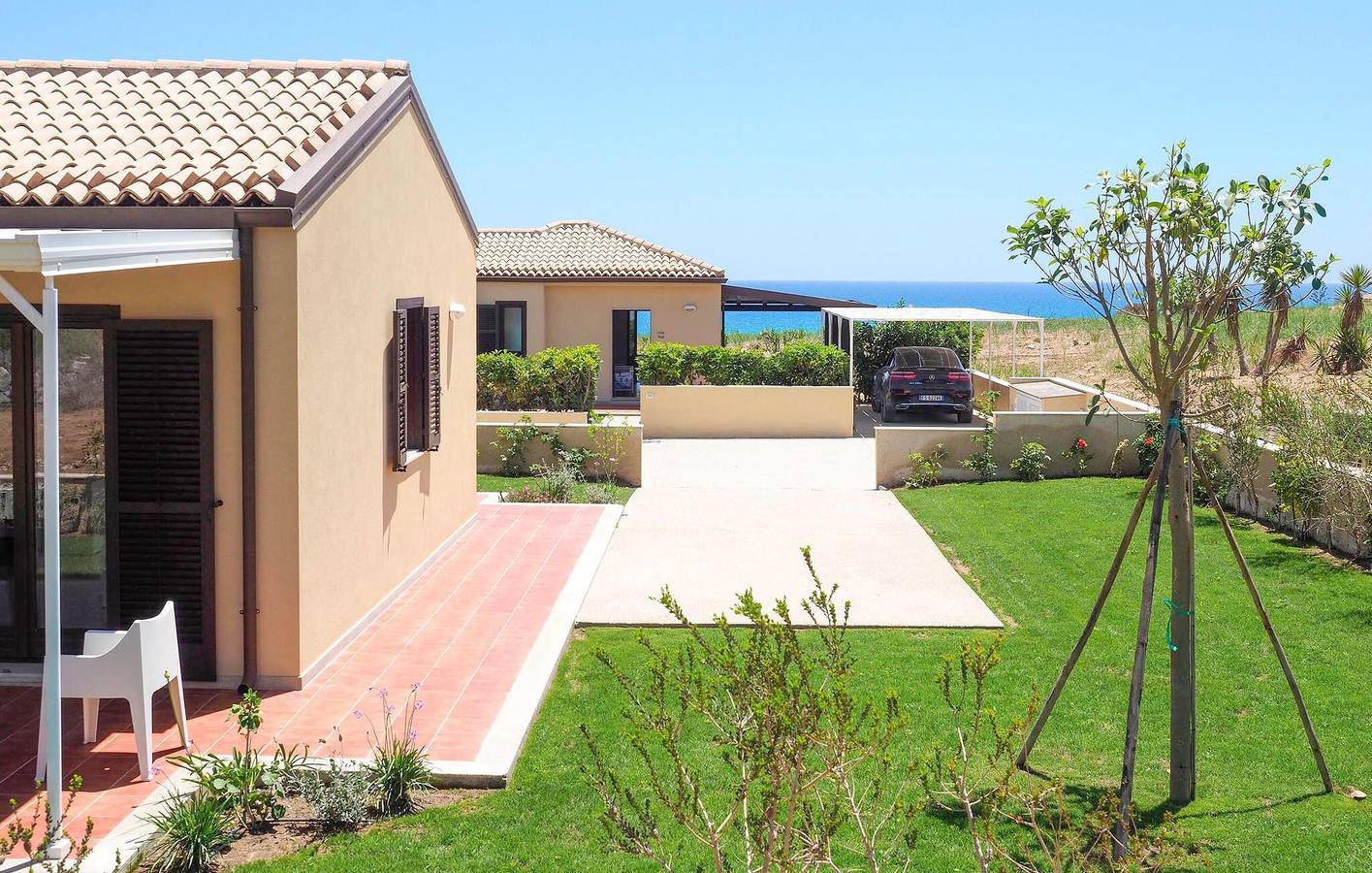 Elegante appartamento 1BR con terrazza vicino alla spiaggia di Maganuco in Marina di Modica, Modica