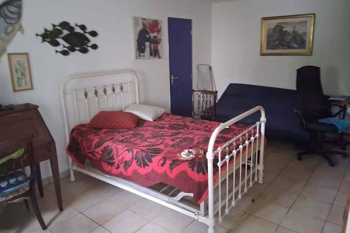 Location de vacances pour 6 personnes, avec terrasse et jardin à Saint-Romain-de-Benet - 2