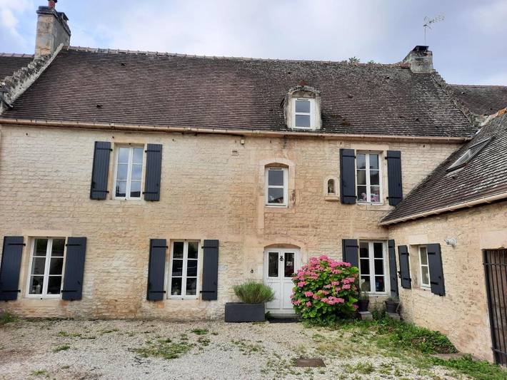 Location de vacances pour 8 personnes, avec jardin, animaux acceptés à Mondeville
