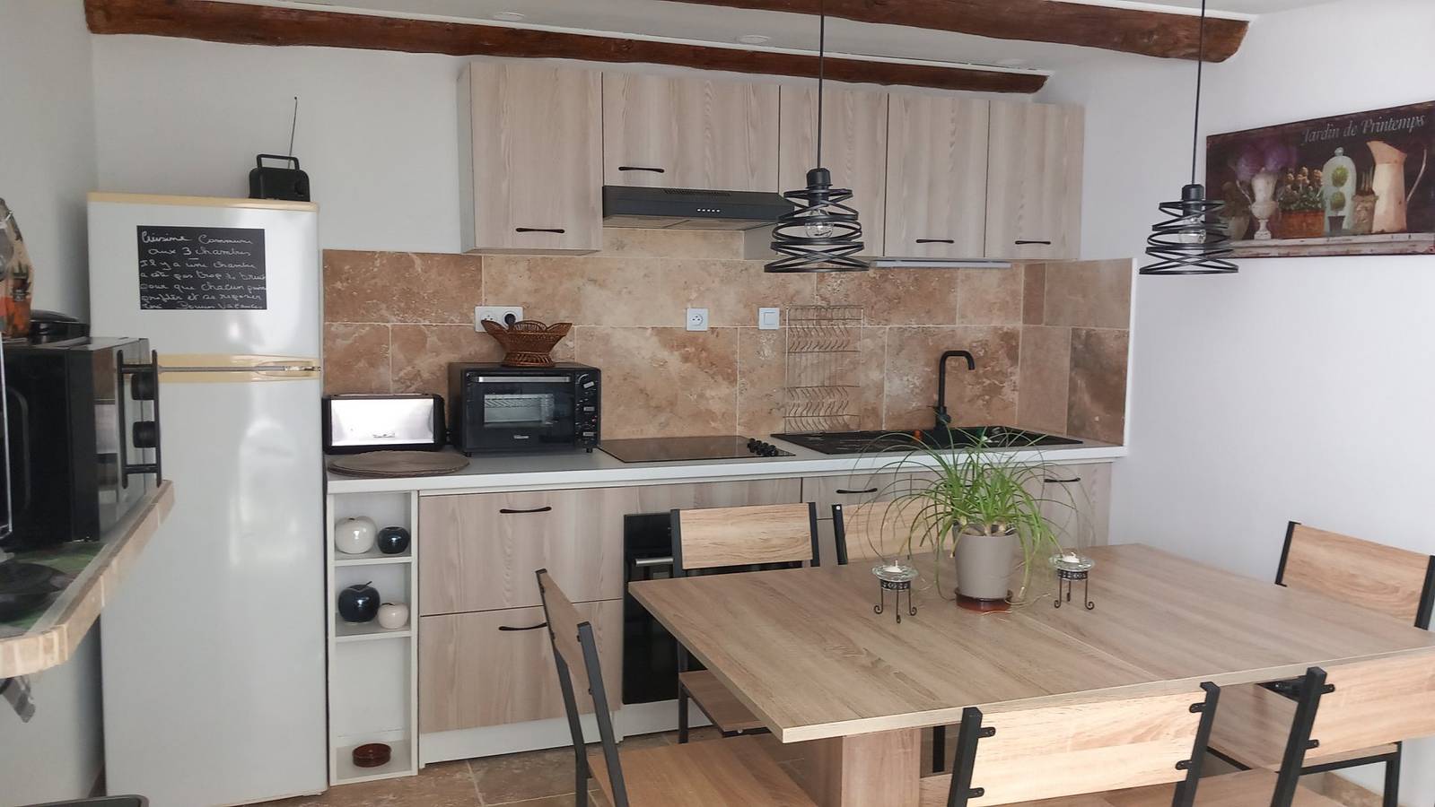 La Sapinière - chambres climatisées - Chambre Jonquille in Buisson, Vaucluse