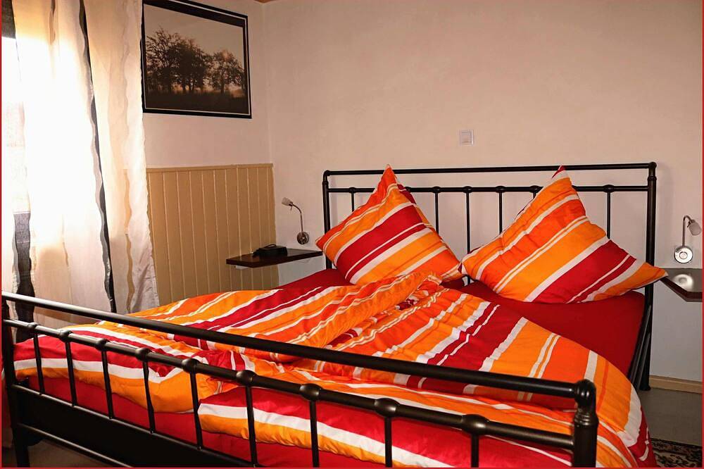 Ganze Wohnung, Ferienwohnung mit Charme in Kaltenwestheim, Biosphärenreservat Rhön