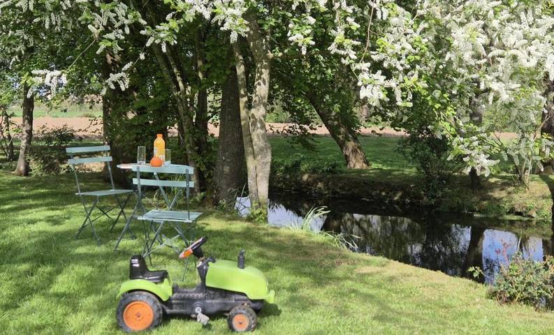 Location de vacances pour 4 personnes, avec Jacuzzi ainsi que Terrasse et Jardin dans Athis-Val-de-Rouvre - 3