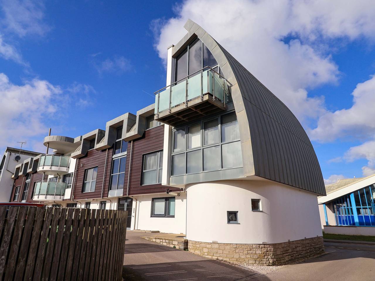 Entire apartment, 2 Driftwood in West Bay, Dorset