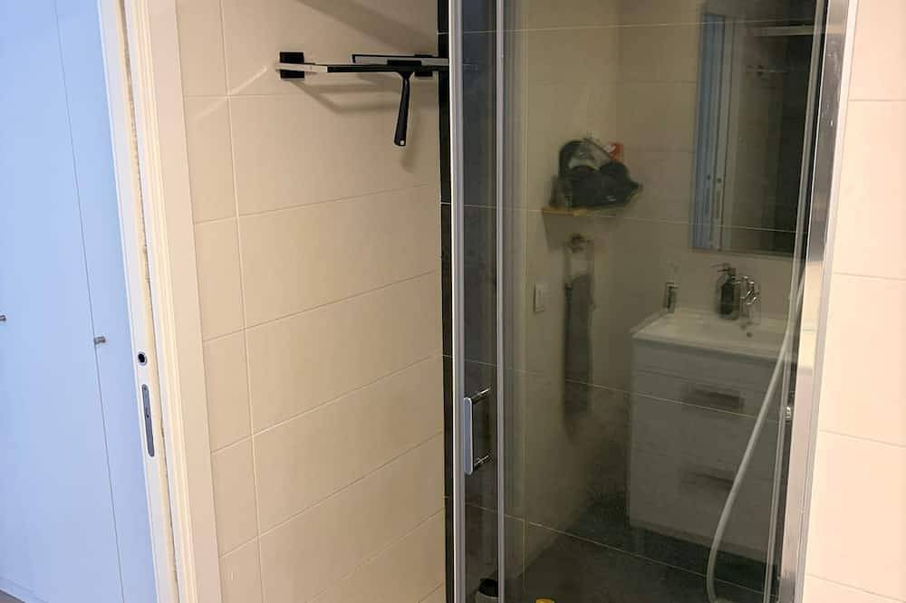 Geheel appartement, Badalona: Furnished apartment 2 bedrooms and pool, near the sea and views. in Badalona, Barcelonès