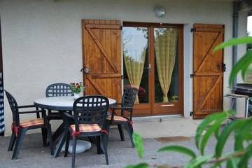 Gîte pour 2 personnes, avec jardin, animaux acceptés dans l' Aveyron