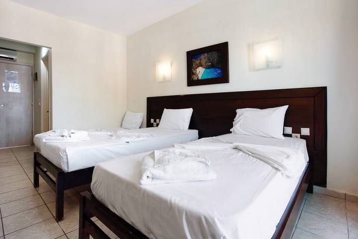 Gîte pour 3 personnes, avec bassin pour enfant ainsi que balcon et jardin à Zante - 4