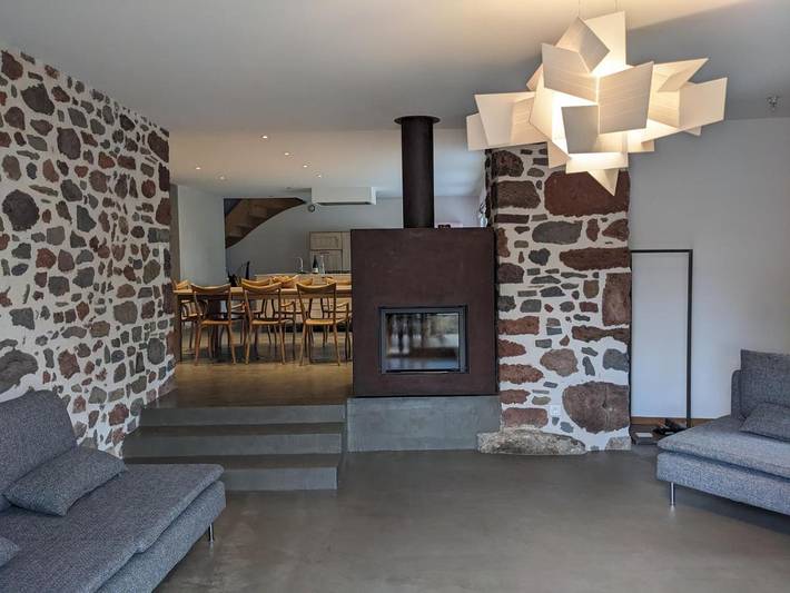 Location de vacances pour 8 personnes, avec terrasse et jardin, animaux acceptés à Saint-Just-près-Brioude