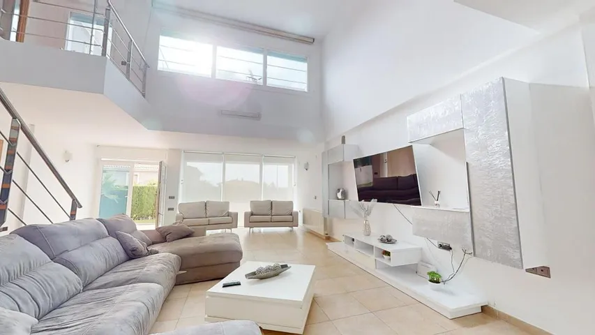 Villa für 5 Personen, mit Garten und Pool - 1