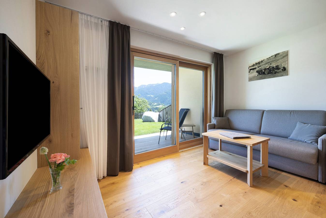 Entire apartment, Vacation Apartment "Teutenhofer Kastanie" on the Farm with Mountain View in Feldthurns, Dolomiti Superski