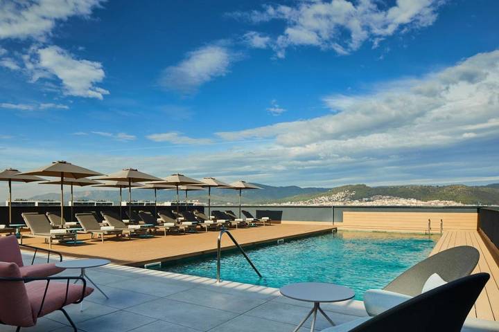 Apartamento para 2 personas, con piscina y terraza, Se admiten mascotas en Viladecans