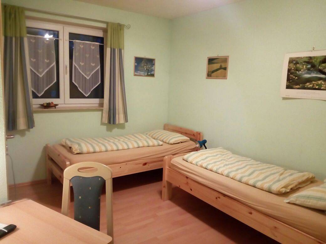 Pension "Am Tor zum Mainbogen" - Zweibettzimmer in Grettstadt, Fränkisches Weinland
