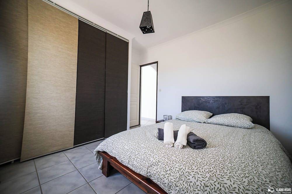 Villa in Poulx, Nimes region