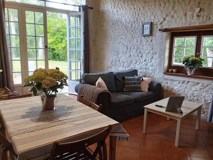 Location de vacances pour 4 personnes, avec vue et jardin à Barbezieux-Saint-Hilaire - 2