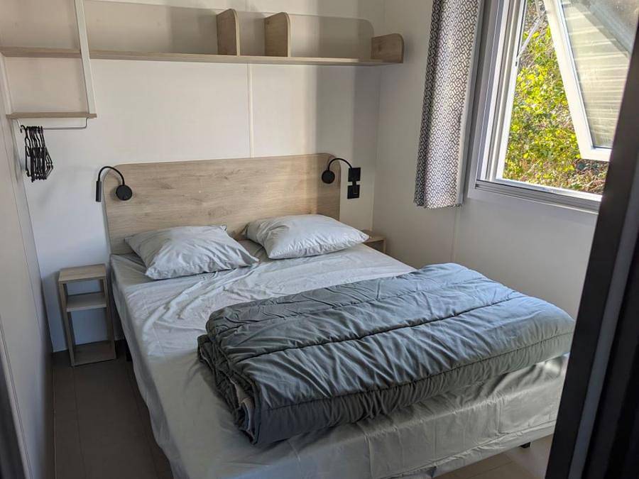 Camping de Lanven - Mobilhome 4 personnes - 2 chambres - 25m2 - Loggia Bay in Plomeur, Côte de Cornouaille